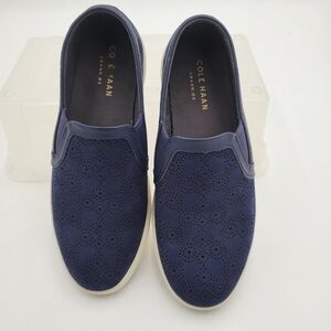 Cole Haan Grand OS Navy Loafer Rubber Sole Cut Out Designs Size 8 W11481 C18